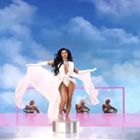 Режиссером нового клипа Cardi B на трек Up стала украинский клипмейкер Таня Муиньо Режиссером нового клипа Cardi B на трек Up стала украинский клипмейкер Таня Муиньо