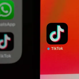 Трамп подписал указы о борьбе с угрозой TikTok и WeChat, по которым сделки с их китайскими владельцами запретят через 45 дней Трамп подписал указы о борьбе с угрозой TikTok и WeChat, по которым сделки с их китайскими владельцами запретят через 45 дней