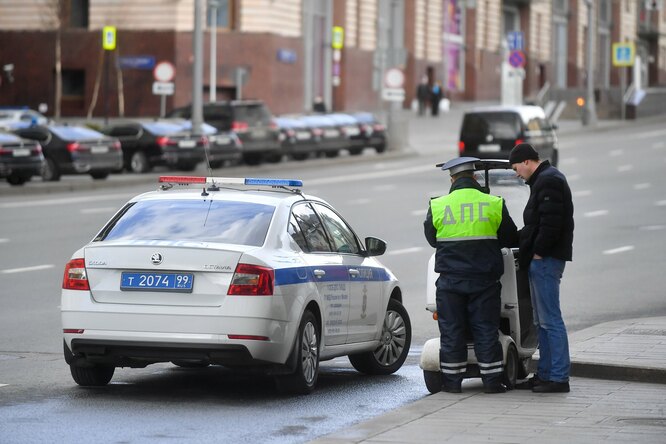 В петербургском отделе полиции умер мужчина, задержанный за езду без прав. МВД сообщило о начале проверки