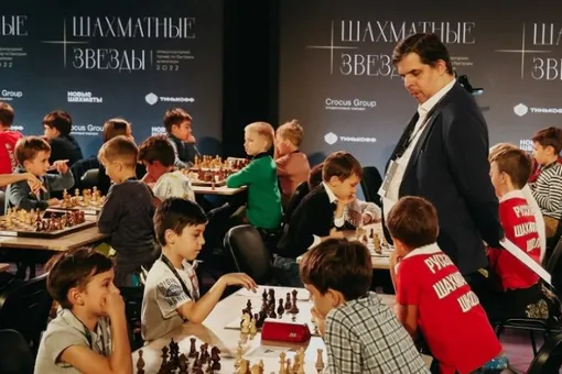 10-летний шахматист обыграл гроссмейстера Сергея Карякина в сеансе одновременной игры