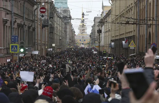 Акция протеста против ареста Алексея Навального в Санкт-Петербурге, Россия, 31 января 2021 года. Тысячи людей вышли на улицы по всей России, более 5000 были задержаны.
