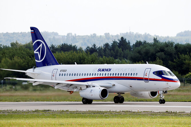 Что известно о самолете Sukhoi Superjet 100 и почему его критикуют