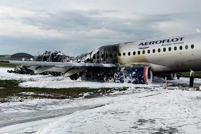 Почему загорелся самолет в Шереметьево: разбор возможных причин