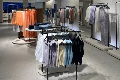 В Москве открылся первый магазин Maag. Бренд «заменит» в России Zara В Москве открылся первый магазин Maag. Бренд «заменит» в России Zara