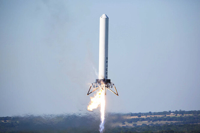 Grasshopper («Кузнечик») – экспериментальная ракета, на которой инженеры SpaceX отрабатывали взлет и посадку. Стала основой для серийных ракет Falcon («Сокол»)