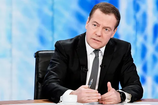 О пенсиях, налогах и сериале «Домашний арест»: Дмитрий Медведев подвел итоги 2018 года