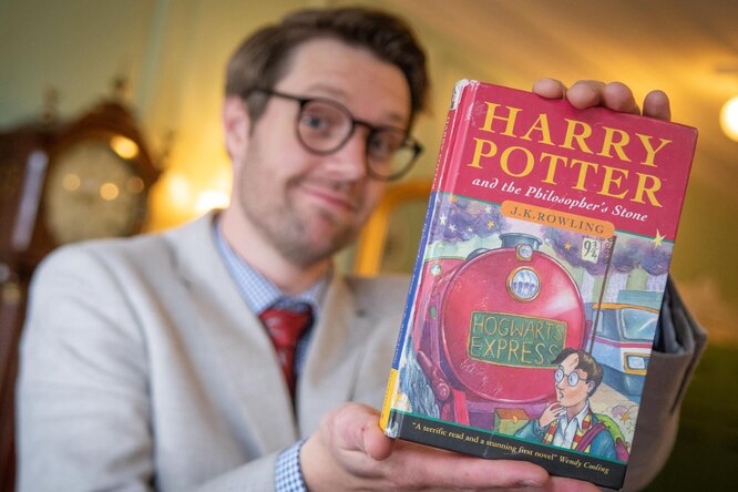Первое издание «Гарри Поттера» продали на аукционе за рекордную $471 тысячу
