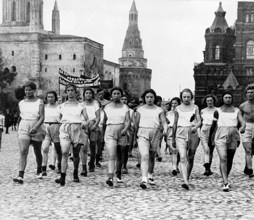 Парад советских спортсменов на Красной площади, 1927 год