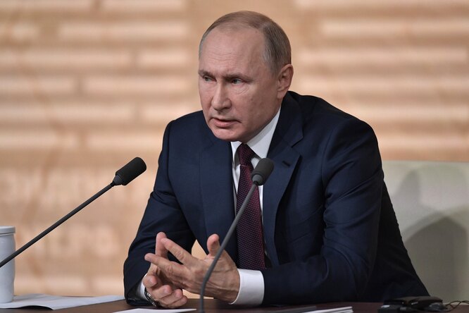 Владимир Путин снова выступает с обращением к населению. Прямая трансляция