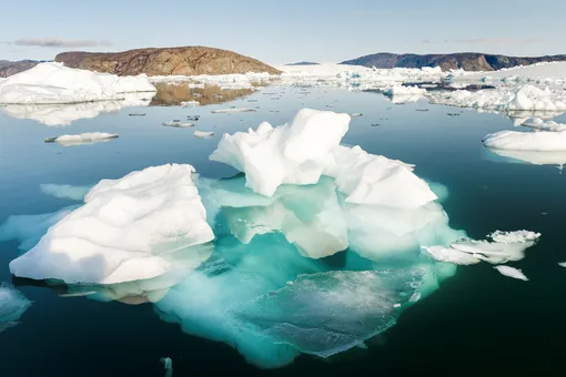 Гренландия потеряла 11 миллиардов тонн льда за сутки