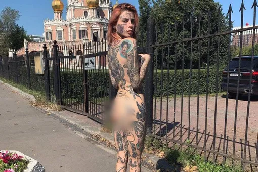 Суд в Москве отправил тату-модель на принудительное лечение из-за обнаженного фото на фоне храма