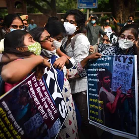 В Индии вспыхнули протесты после нескольких случаев группового изнасилования и гибели молодых девушек из низшей касты