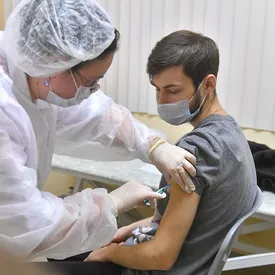 Глава Центра им. Гамалеи: российская вакцина от коронавируса может не сработать, если человек был в стрессе Глава Центра им. Гамалеи: российская вакцина от коронавируса может не сработать, если человек был в стрессе