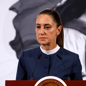 Президент Мексики подверглась домогательствам во время общения с гражданами на улице в Мехико