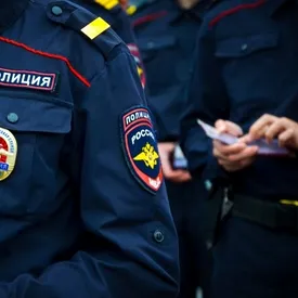 Главред сайта Cosmopolitan рассказала, что московские полицейские отобрали у ее сына 8 тысяч рублей, угрожая «что-нибудь найти»