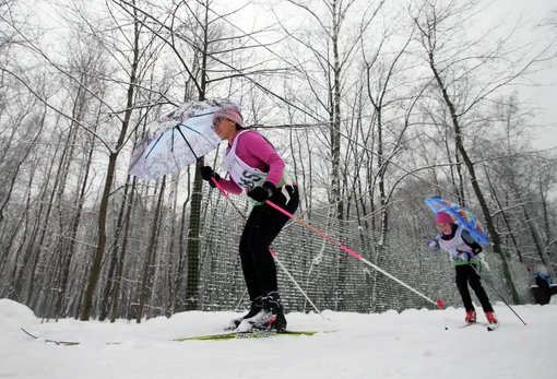 Участники лыжного забега в Сокольниках