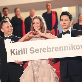 Съемочная группа фильма «Лето» и гости премьеры поддержали Кирилла Серебренникова Съемочная группа фильма «Лето» и гости премьеры поддержали Кирилла Серебренникова