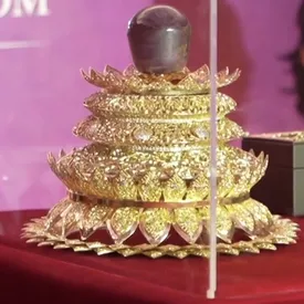 На Шри-Ланке представили «Звезду чистой земли» — крупнейший в мире фиолетовый сапфир стоимостью свыше $300 млн