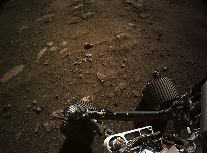 Фотография, сделанная ровером НАСА Perseverance в кратере Джезеро, 24 февраля 2021 года.
