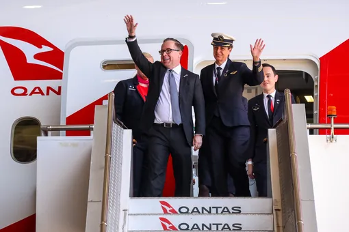 Авиакомпания Qantas побила собственный рекорд по длительности беспосадочного перелета. Борт провел в воздухе 19 часов 19 минут