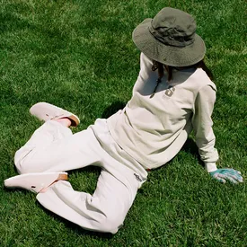 Stüssy и Birkenstock готовят коллаборацию — это вельветовые клоги