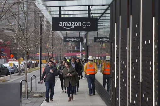 Amazon открыл первый супермаркет без касс и продавцов