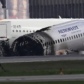 Командиру SSJ-100, потерпевшего крушение в Шереметьево, предъявили обвинение Командиру SSJ-100, потерпевшего крушение в Шереметьево, предъявили обвинение