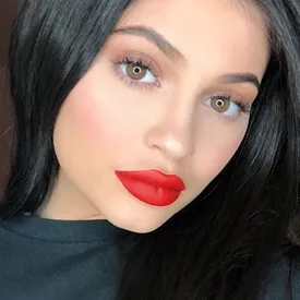 Сестра Ким Кардашьян обрушила акции Snapchat одним твитом Сестра Ким Кардашьян обрушила акции Snapchat одним твитом