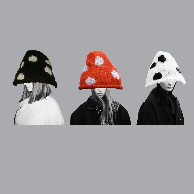 Держи голову в тепле: подборка шапок, ушанок и не только