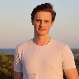 Британский блогер совершил «нелепое путешествие» и пересек море на судне в форме ванны Британский блогер совершил «нелепое путешествие» и пересек море на судне в форме ванны