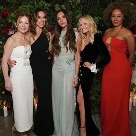 «Лучшая ночь в жизни!»: Spice Girls воссоединились на вечеринке в честь 50-летия Виктории Бекхэм