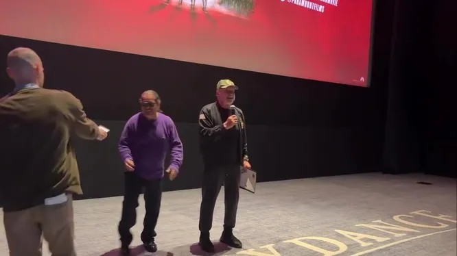 Смотреть Смотреть