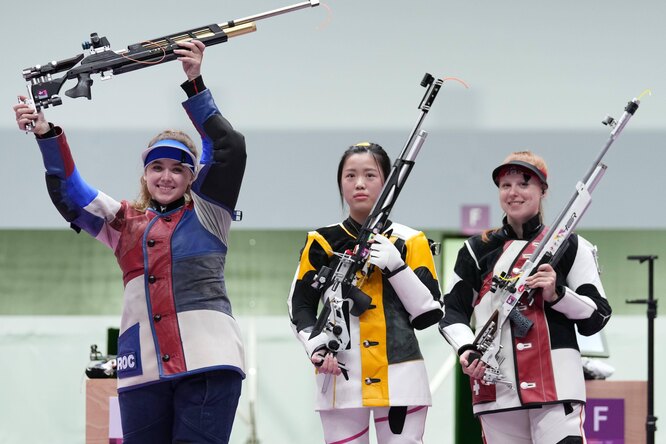 Россия выиграла первую медаль на Олимпиаде в Токио. Ее завоевала стрелок Анастасия Галашина