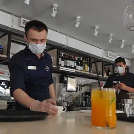 В России за сутки выявили 6562 новых случая заражения коронавирусом В России за сутки выявили 6562 новых случая заражения коронавирусом