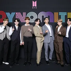 Группа BTS установила рекорд Книги Гиннесса. Премьеру клипа на песню Dynamite одновременно просматривали более 3 миллионов человек