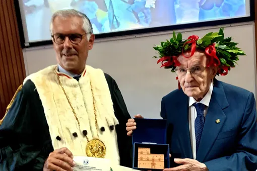 Почти 97-летний итальянец исполнил мечту всей жизни, окончив университет. Теперь он собирается в магистратуру