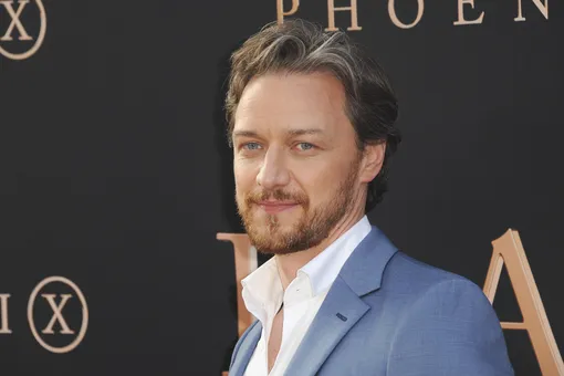 Джеймс МакЭвой снялся в пародии на сериал «Стартрек», сидя в изоляции Джеймс МакЭвой снялся в пародии на сериал «Стартрек», сидя в изоляции
