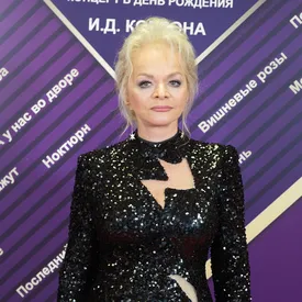 Лариса Долина попросила Лурье, купившую у нее квартиру, разрешить ей пожить там еще несколько месяцев