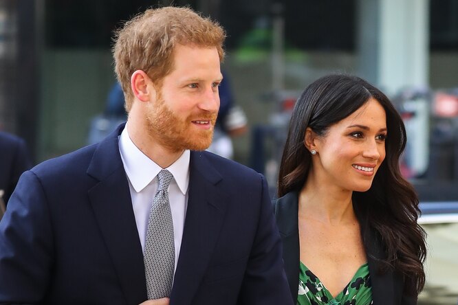 The Sun: принц Гарри и Меган Маркл спродюсируют фильм для Netflix по роману, частично вдохновленному их жизнью The Sun: принц Гарри и Меган Маркл спродюсируют фильм для Netflix по роману, частично вдохновленному их жизнью