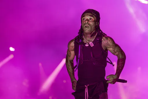 Lil Uzi Vert на фестивале Lemonade Summer Smash в Дуглас Парке, Чикаго, 22 августа 2021 года. Lil Uzi Vert (Symere Bysil Woods) During The Lyrical Lemonade Summer Smash Music Festival At Douglass Park On August 22, 2021, In Chicago, Illinois (Photo By