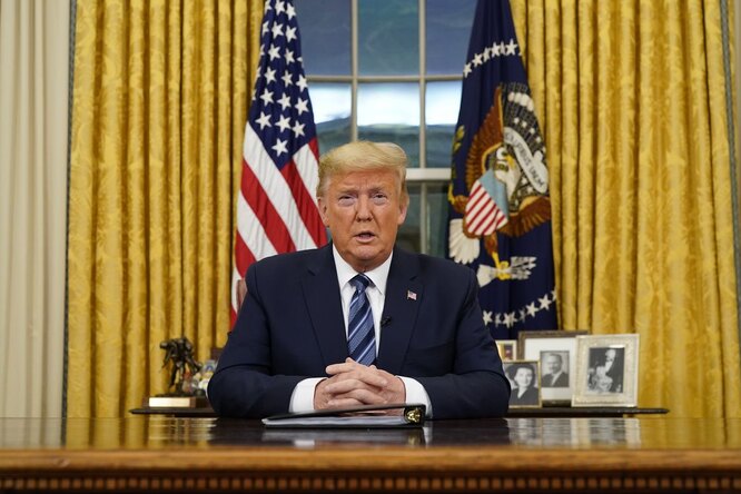 Трамп на месяц запретил въезд в США из Европы Трамп на месяц запретил въезд в США из Европы