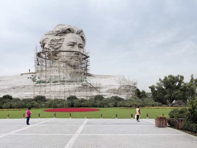 Статуя Мао Цзэдуна