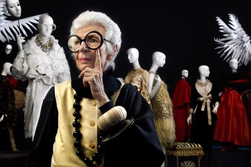 Умерла дизайнер Айрис Апфель. Ей было 102 года