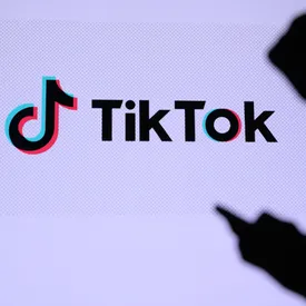 Белый дом всерьез обсуждает блокировку TikTok. Компания — владелец приложения может попасть в «черный список» США