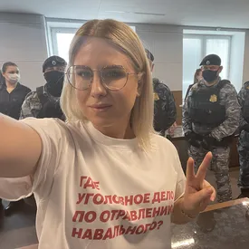 Любовь Соболь приговорили к году исправительных работ условно по делу о проникновении в квартиру сотрудника ФСБ Любовь Соболь приговорили к году исправительных работ условно по делу о проникновении в квартиру сотрудника ФСБ