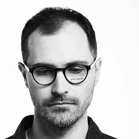 Писатель Алексей Поляринов — об инженерном подходе к книгам, пользе инстаграма* и писательстве как терапии Писатель Алексей Поляринов — об инженерном подходе к книгам, пользе инстаграма* и писательстве как терапии