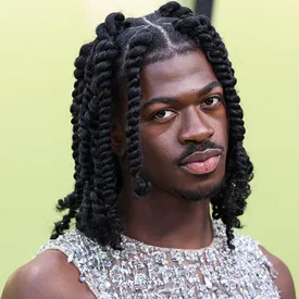 Lil Nas X раскритиковали за фото в образе Христа. После этого музыкант заявил, что будет изучать Библию в университете Lil Nas X раскритиковали за фото в образе Христа. После этого музыкант заявил, что будет изучать Библию в университете