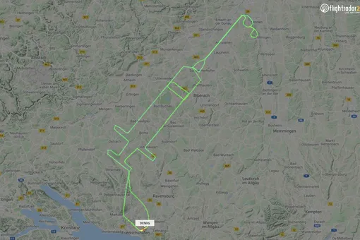 В Германии пилот изобразил в небе шприц в честь начала вакцинации от коронавируса