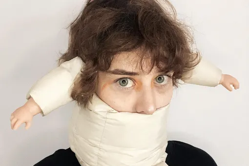 «Контраст помогает глубже исследовать естественность через призму искусственности — и наоборот»: интервью с художницей Анастас «Контраст помогает глубже исследовать естественность через призму искусственности — и наоборот»: интервью с художницей Анастас