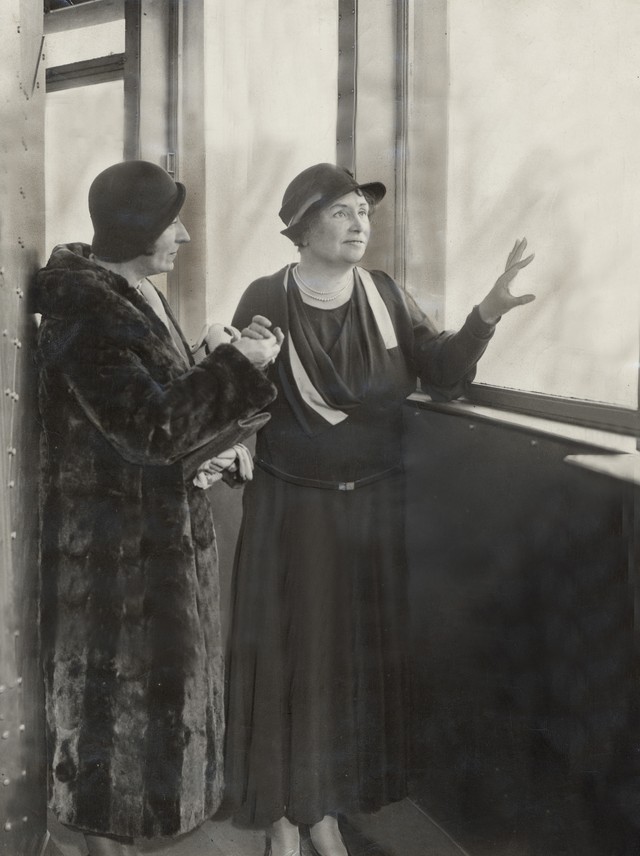 Хелен Келлер на вершине Эмпайр-стейт-билдинга, 1932 год